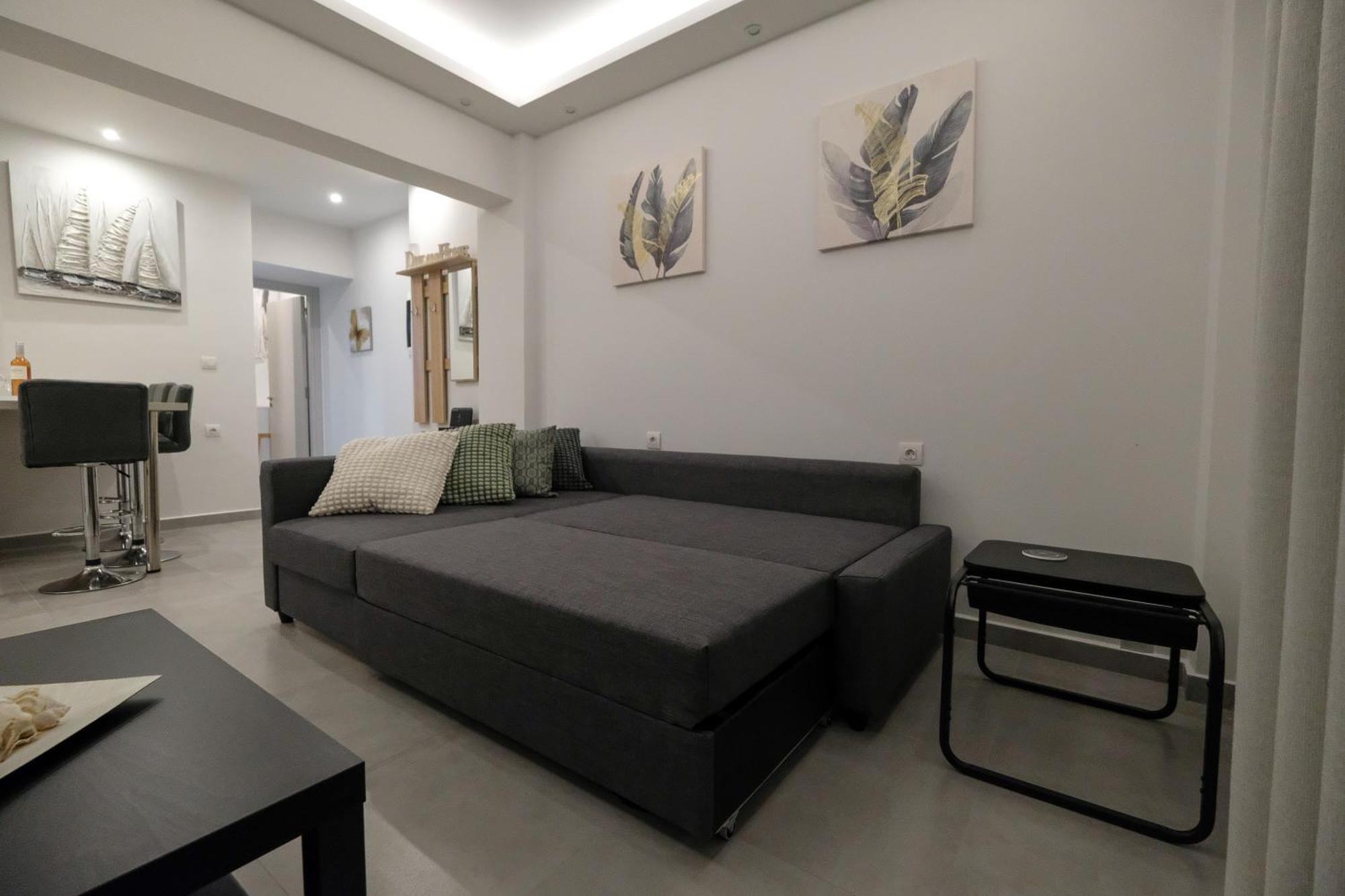 Apartament Rhodes Retreat: Modern Comfort In Serene Luxury