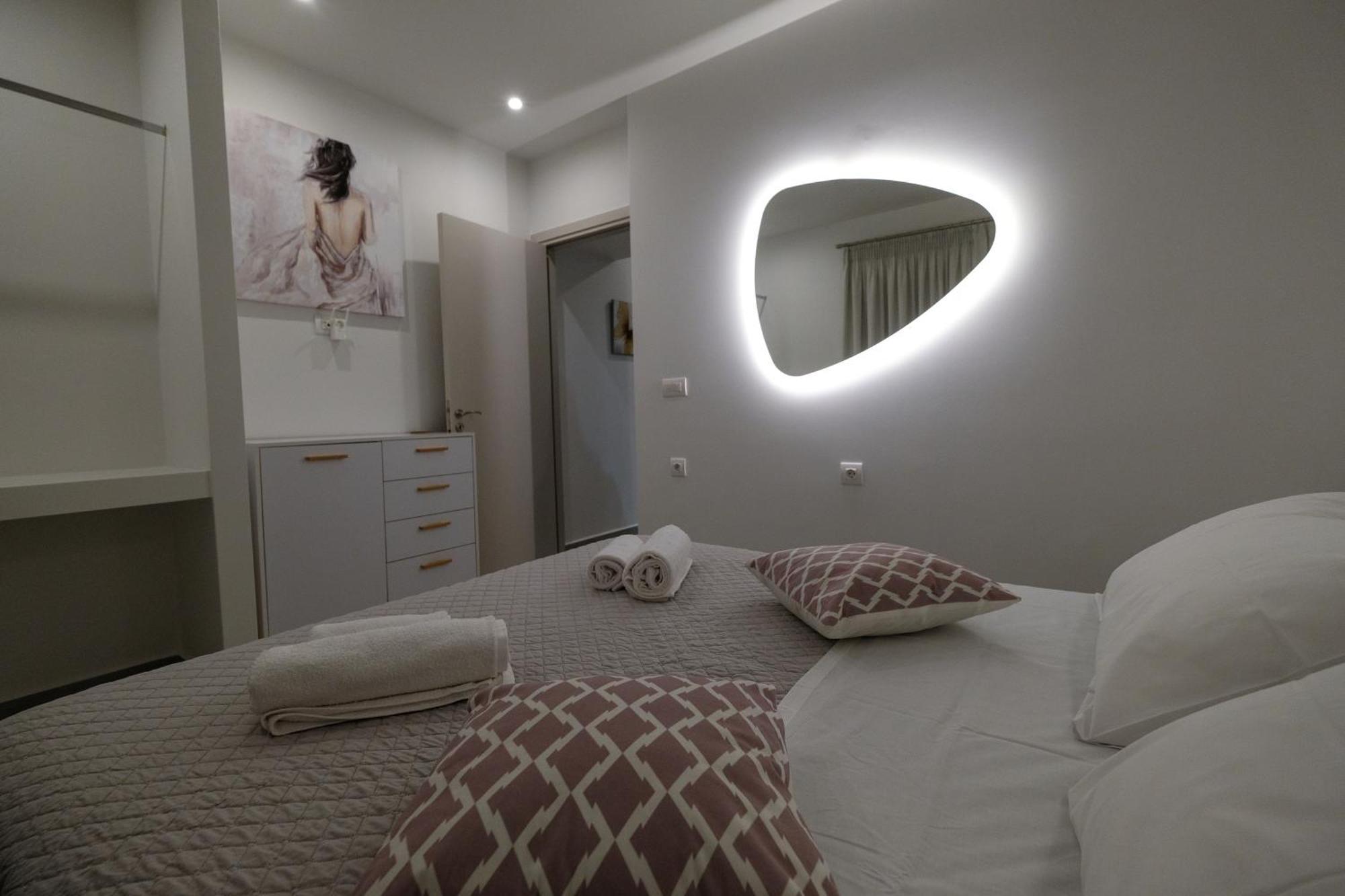 Rhodes Retreat: Modern Comfort In Serene Luxury Apartament *