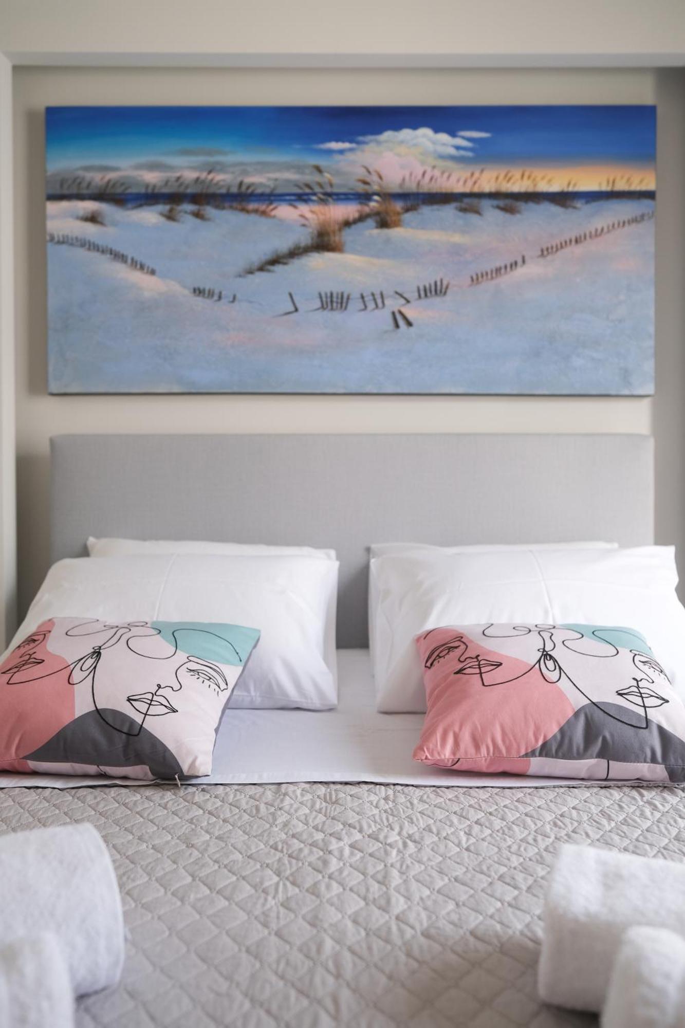 Rhodes Retreat: Modern Comfort In Serene Luxury Rhodes City
