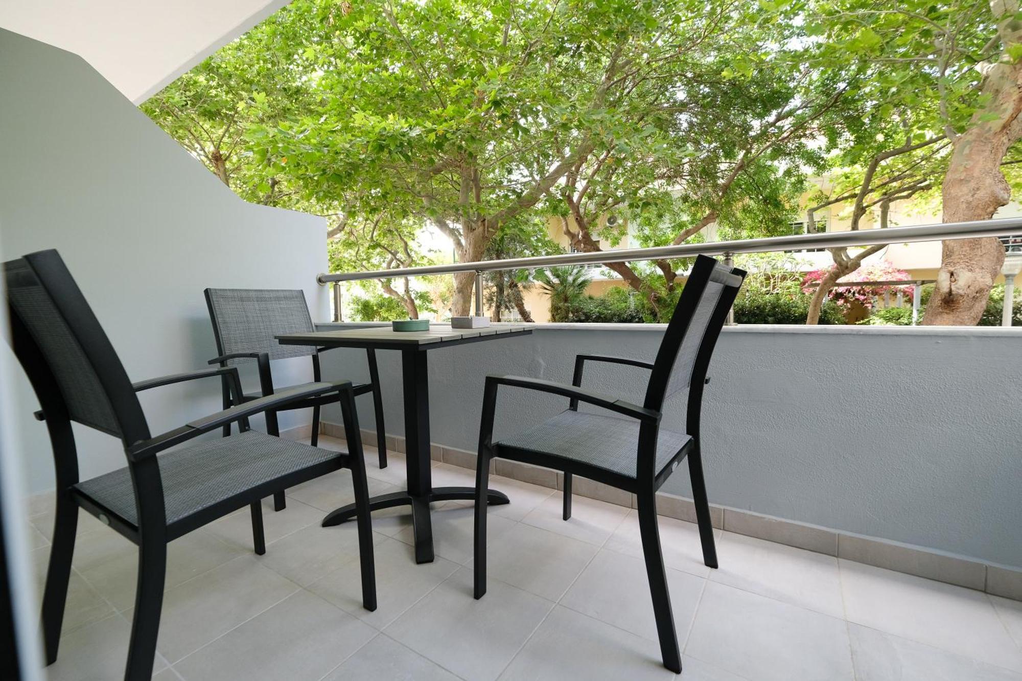 Rhodes Retreat: Modern Comfort In Serene Luxury Apartament Rhodes City