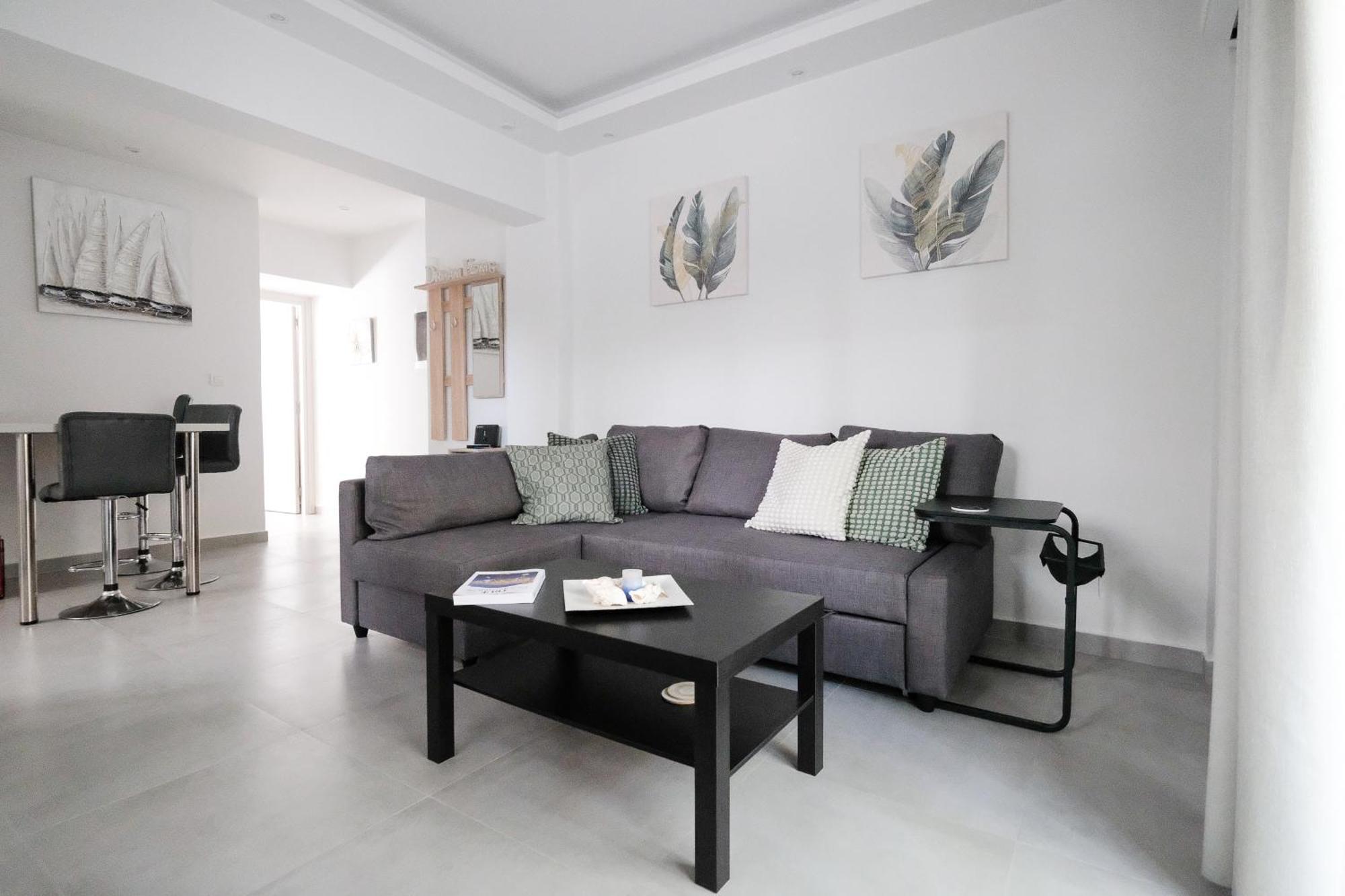 Rhodes Retreat: Modern Comfort In Serene Luxury Rhodes City