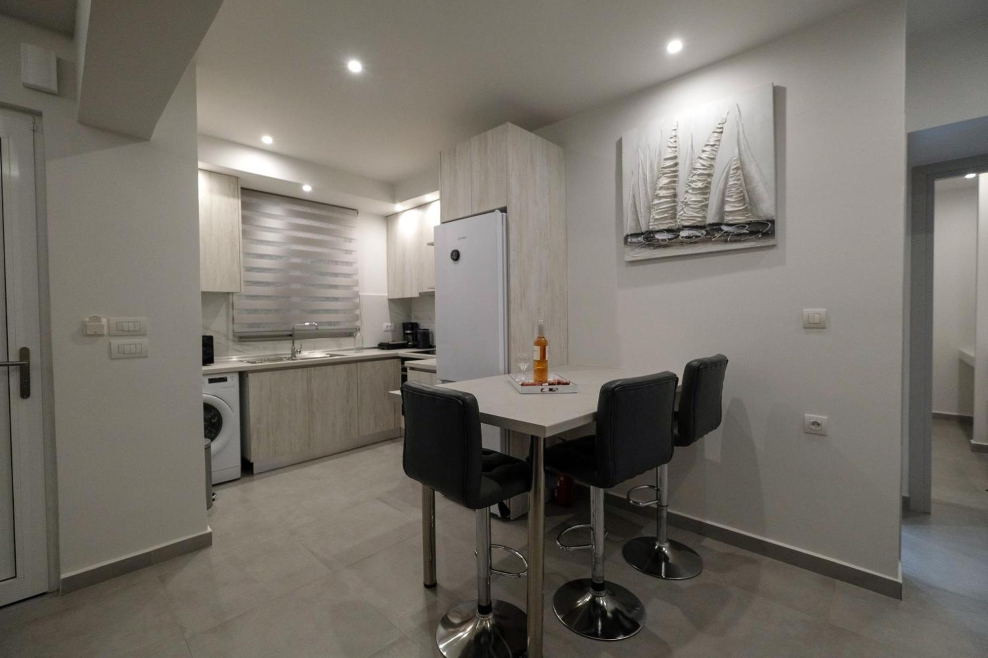 Apartment Rhodes Retreat: Modern Comfort In Serene Luxury Rhodes City