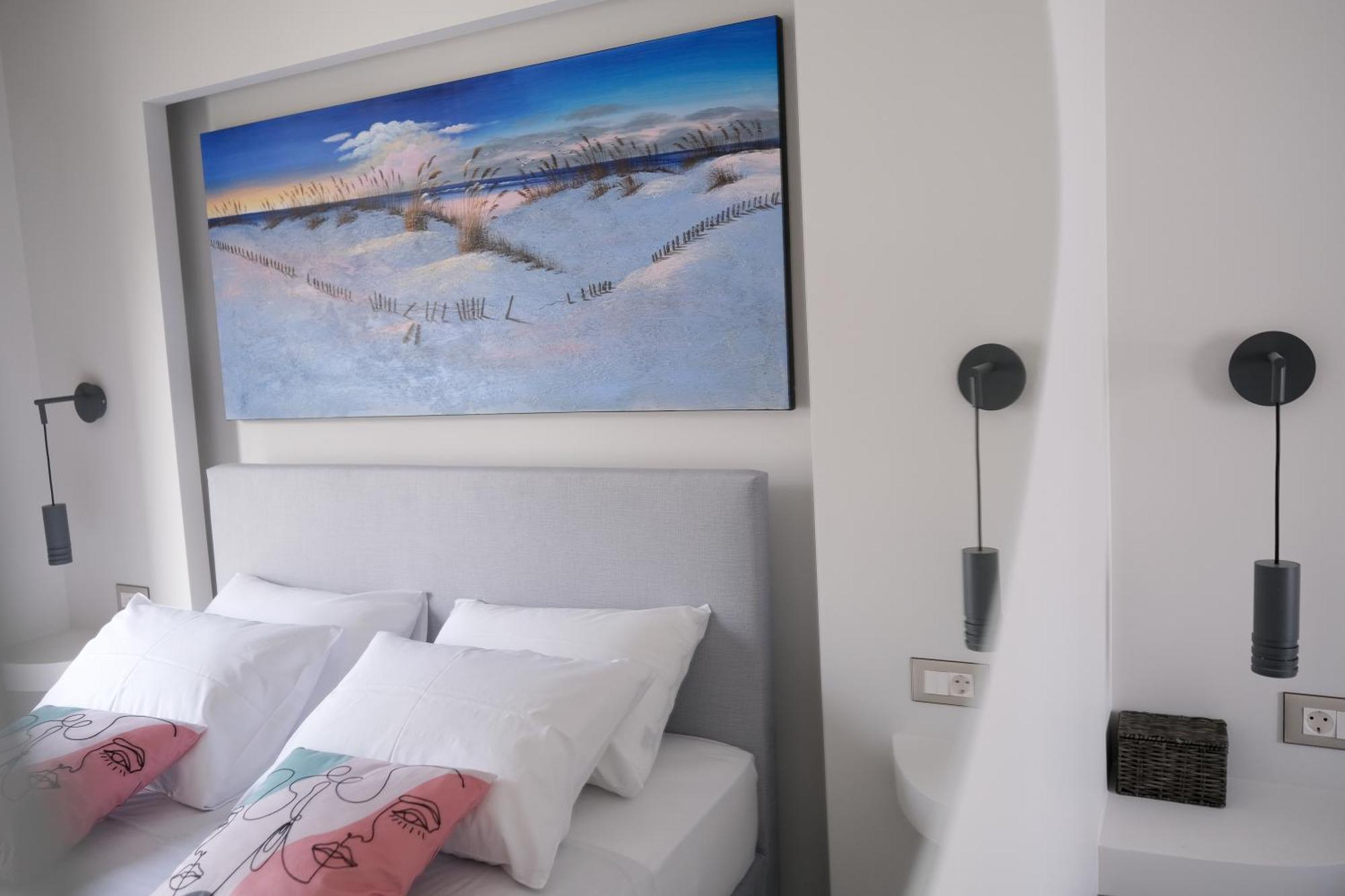 Rhodes Retreat: Modern Comfort In Serene Luxury Apartment *